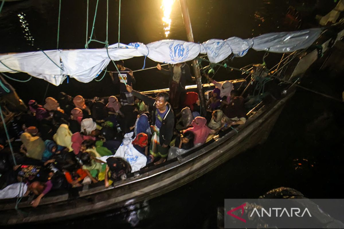Empat imigran Rohingya kabur dari kamp penampungan
