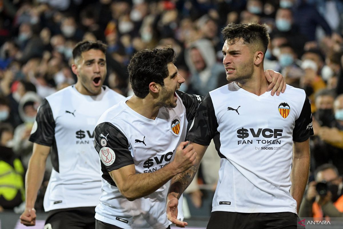 Kalahkan Cadiz 2-1, Valencia ke semifinal Copa del Rey