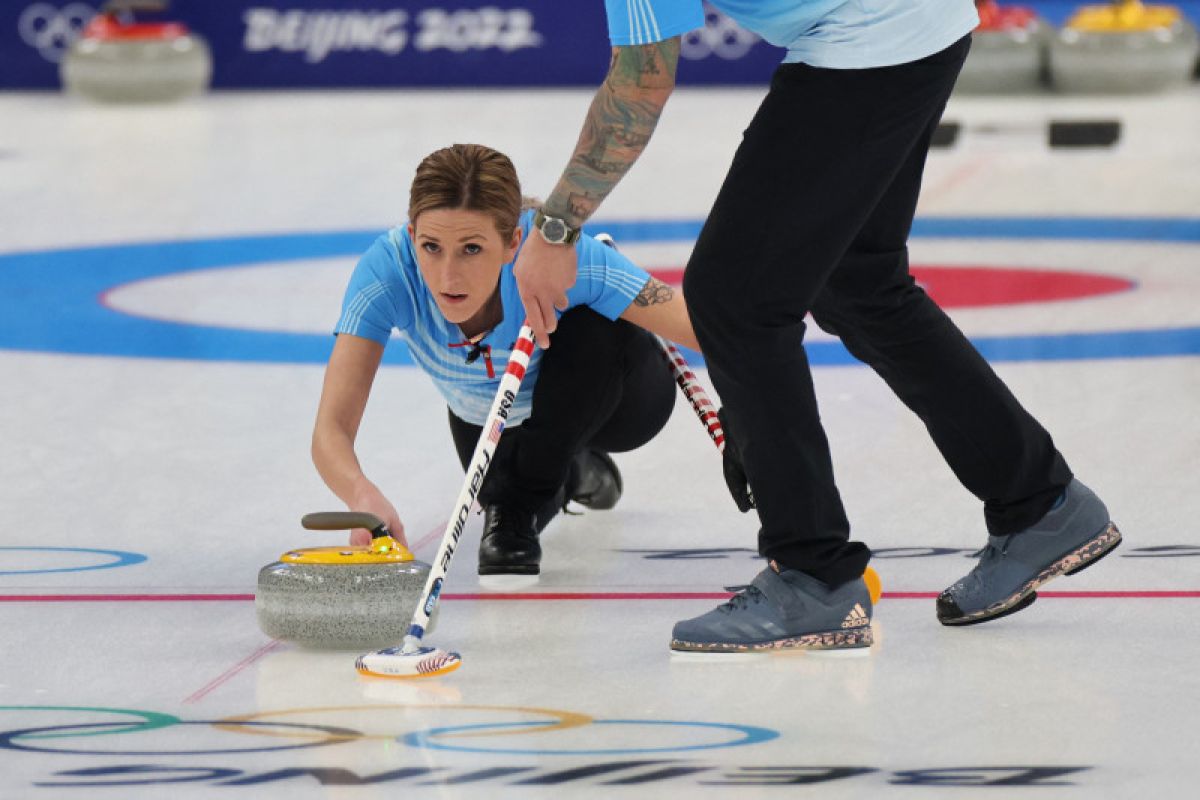 Curling awali Olimpiade Beijing 2022, Inggris dan China menang