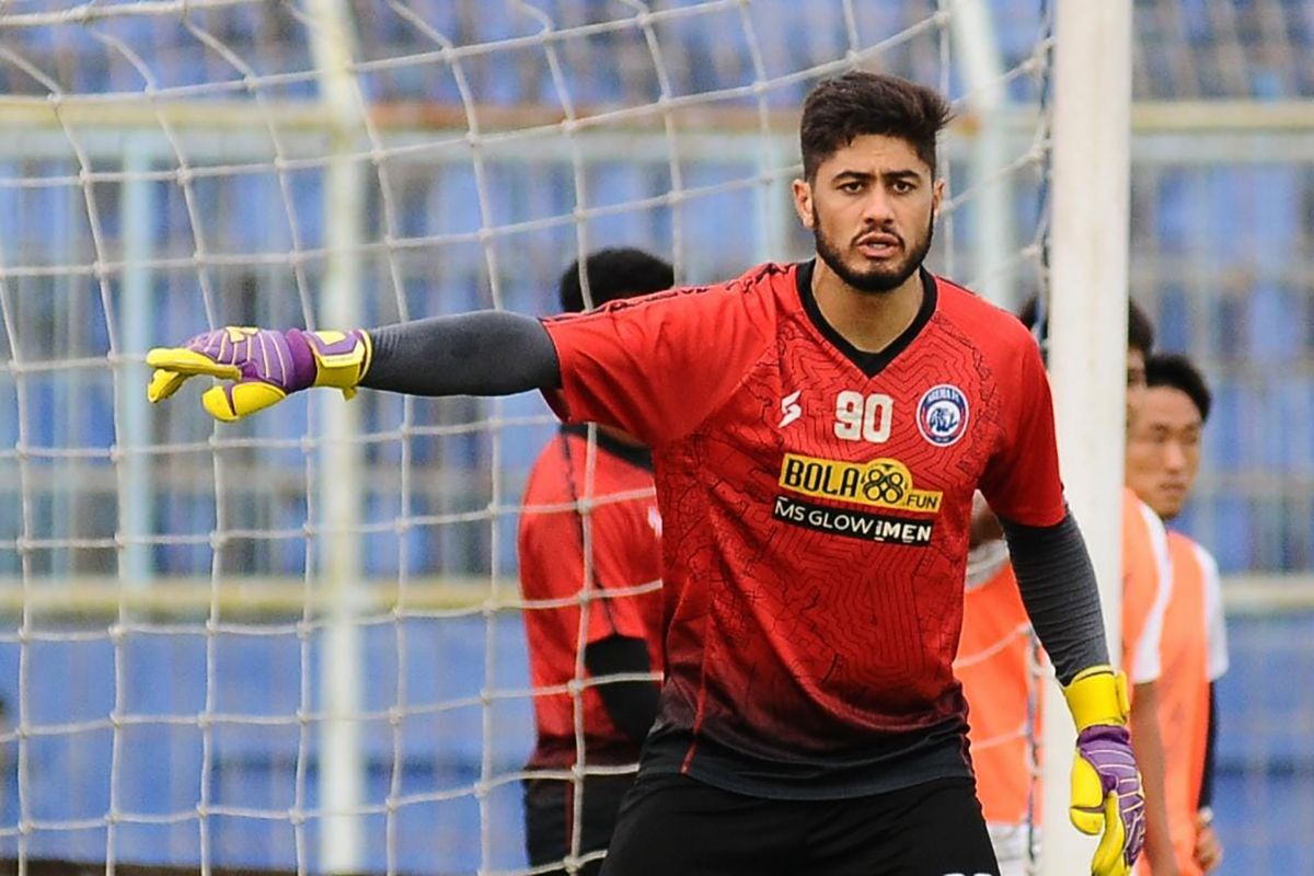 Liga 1: Kiper Arema FC Adilson Maringa harus menepi selama dua pekan