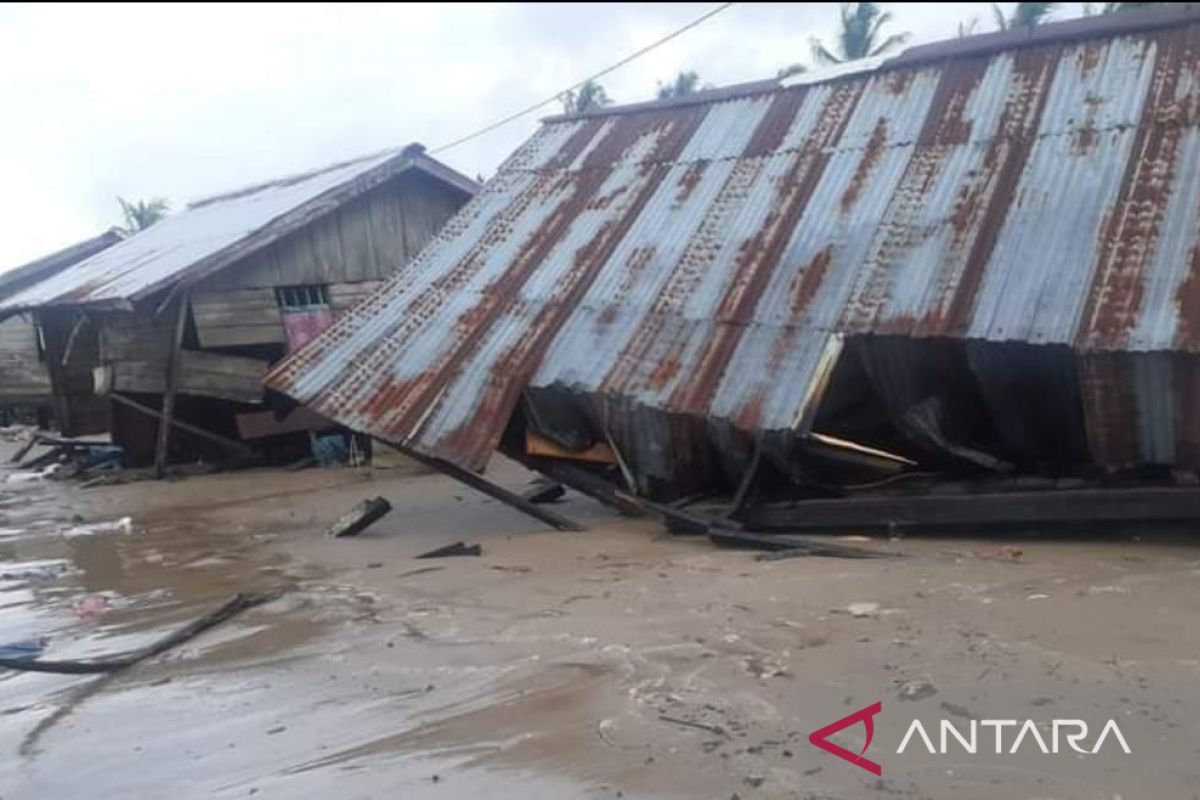 Korban banjir rob di Mimika memerlukan bahan bangunan