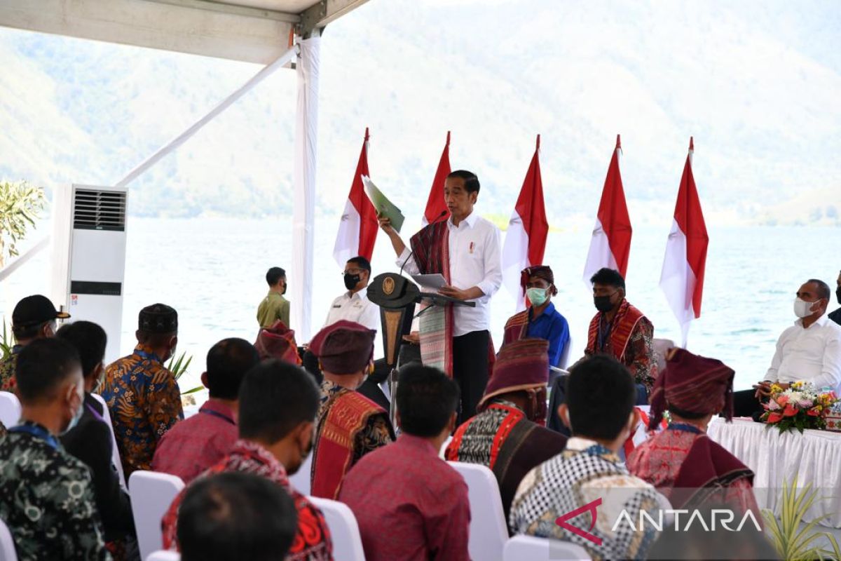 Jokowi reminds community to not handover decree of Social Forests