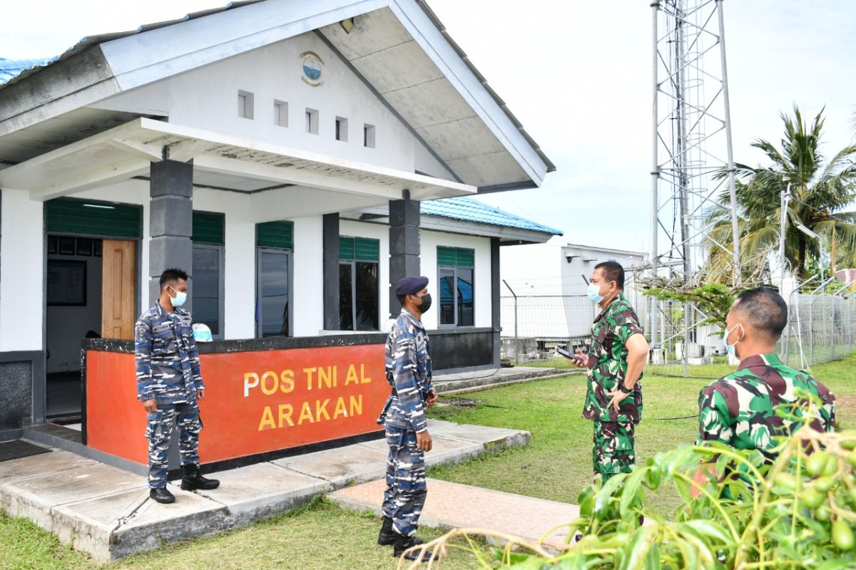 Danlantamal VIII kunjungi Posal Arakan cek kesiapan Radar IMSS