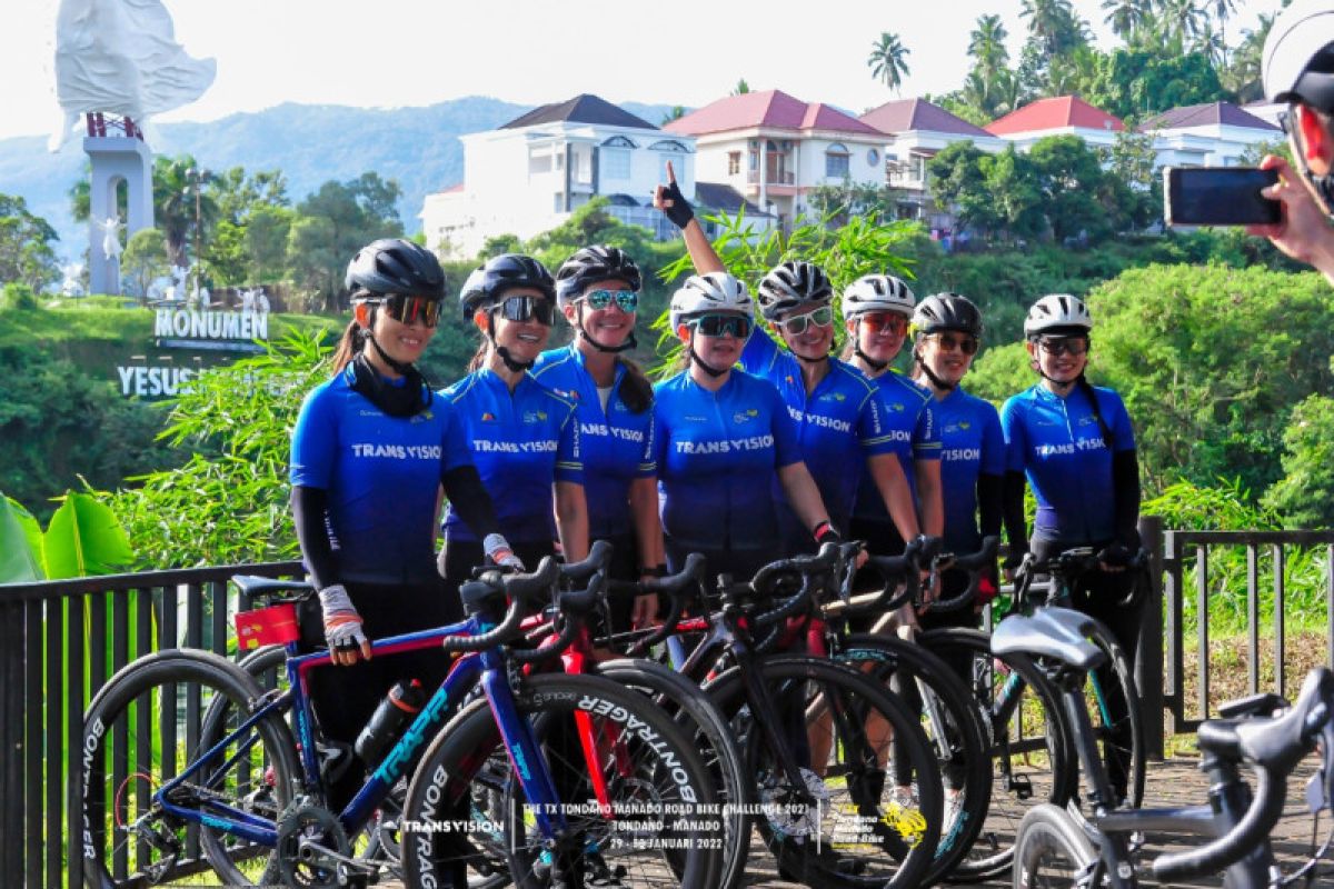 10 pesohor turut ramaikan The TX Tondano Manado Road Bike Challenge