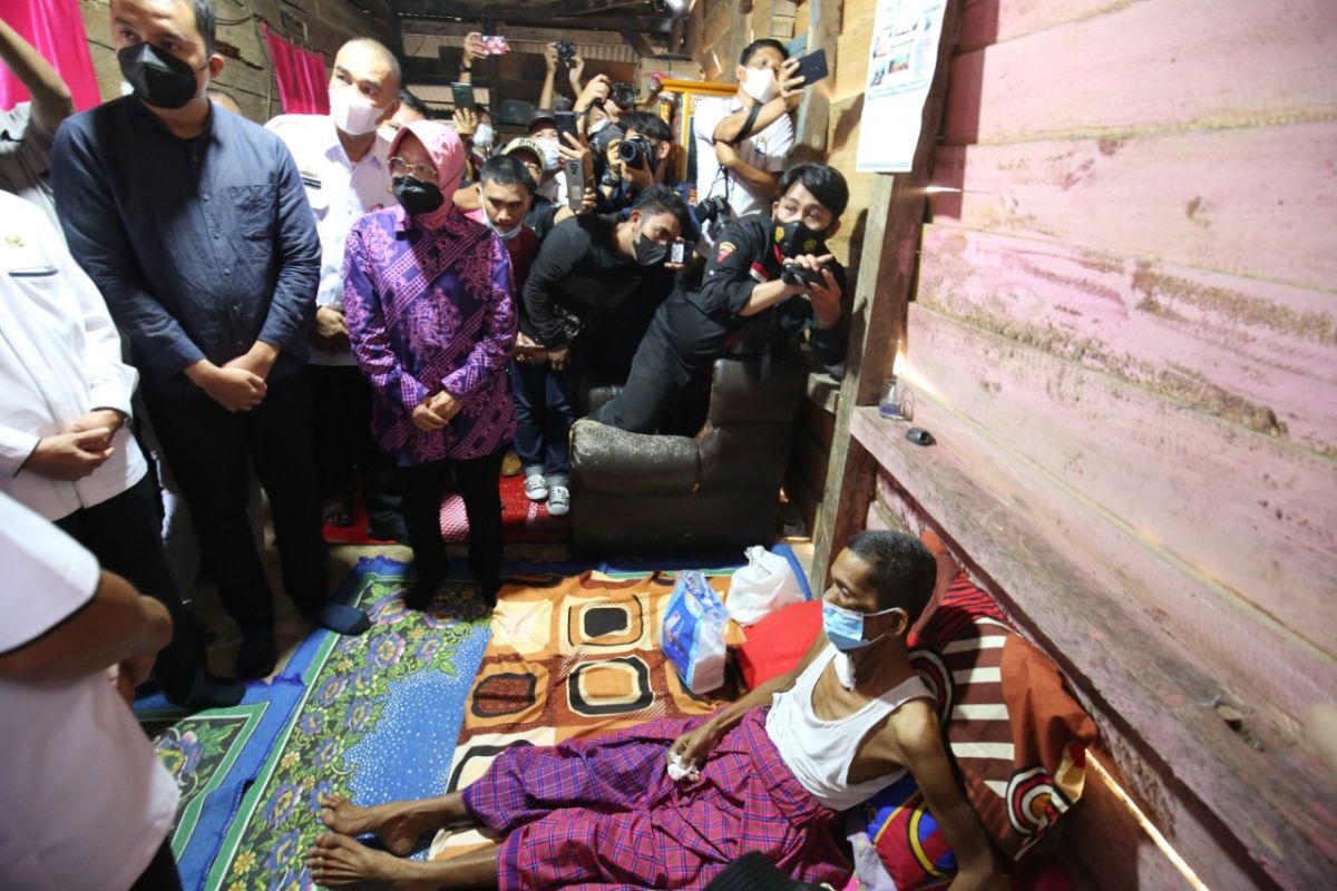Mensos sambangi kediaman penderita kanker rahang di Lampung Utara