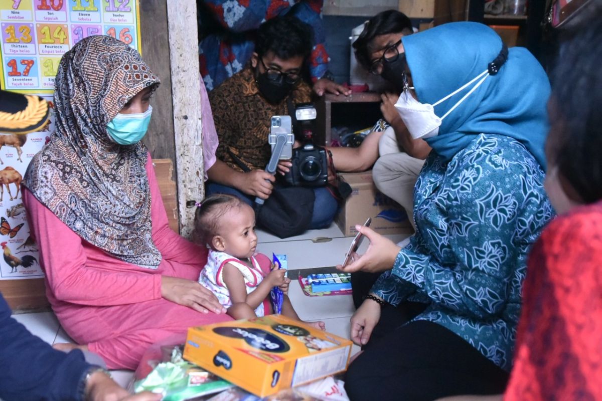 Balita idap kelamin ganda dan kurang gizi di Surabaya butuh bantuan