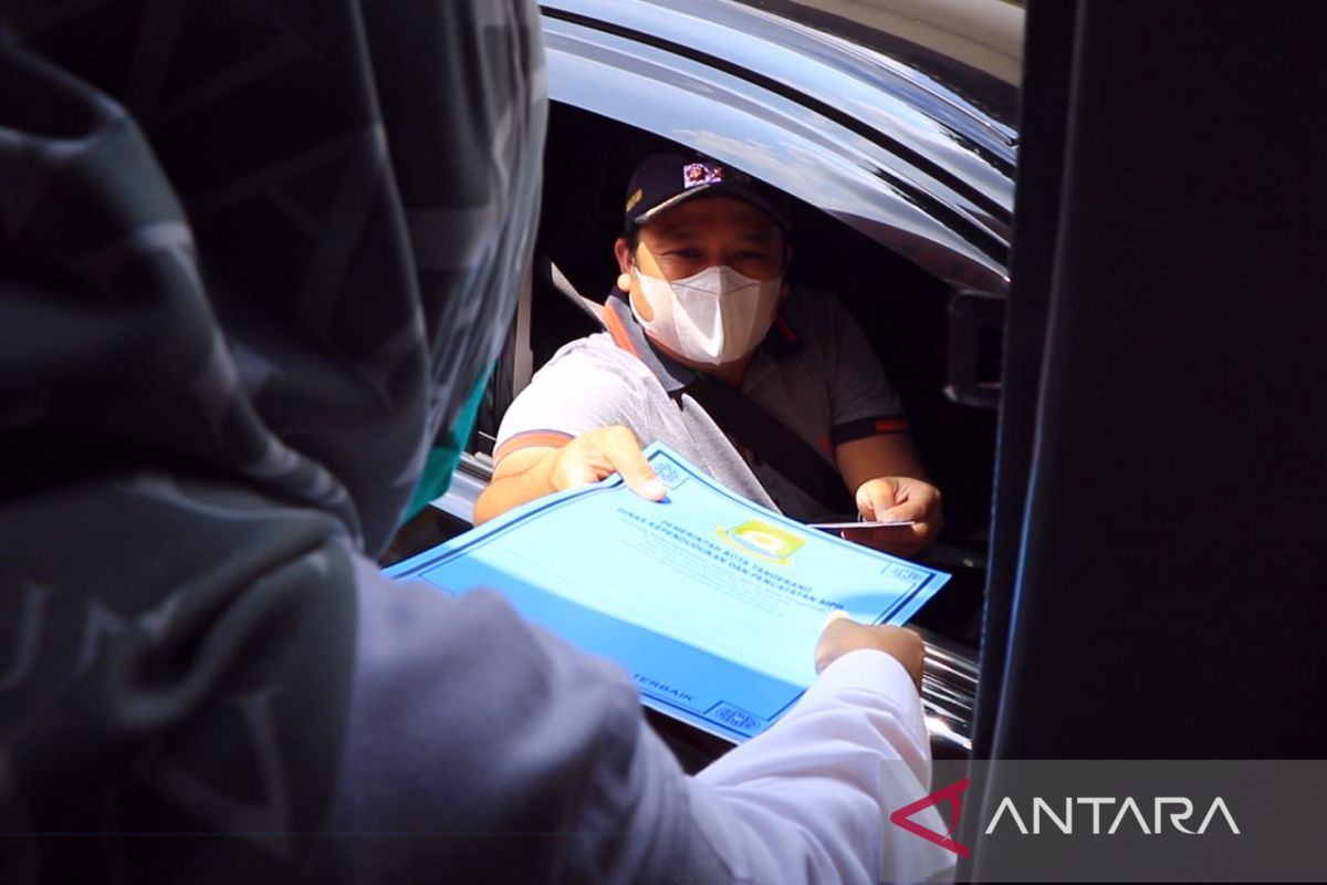 Pemkot Tangerang luncurkan program drive thru pengambilan dokumen KTP-KIA