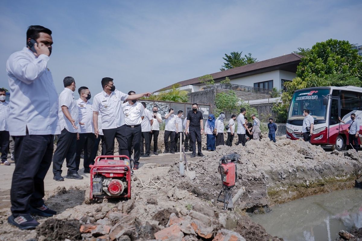 Sikapi keluhan warga, Bobby tindak tegas pemasangan U-Ditch tak sesuai