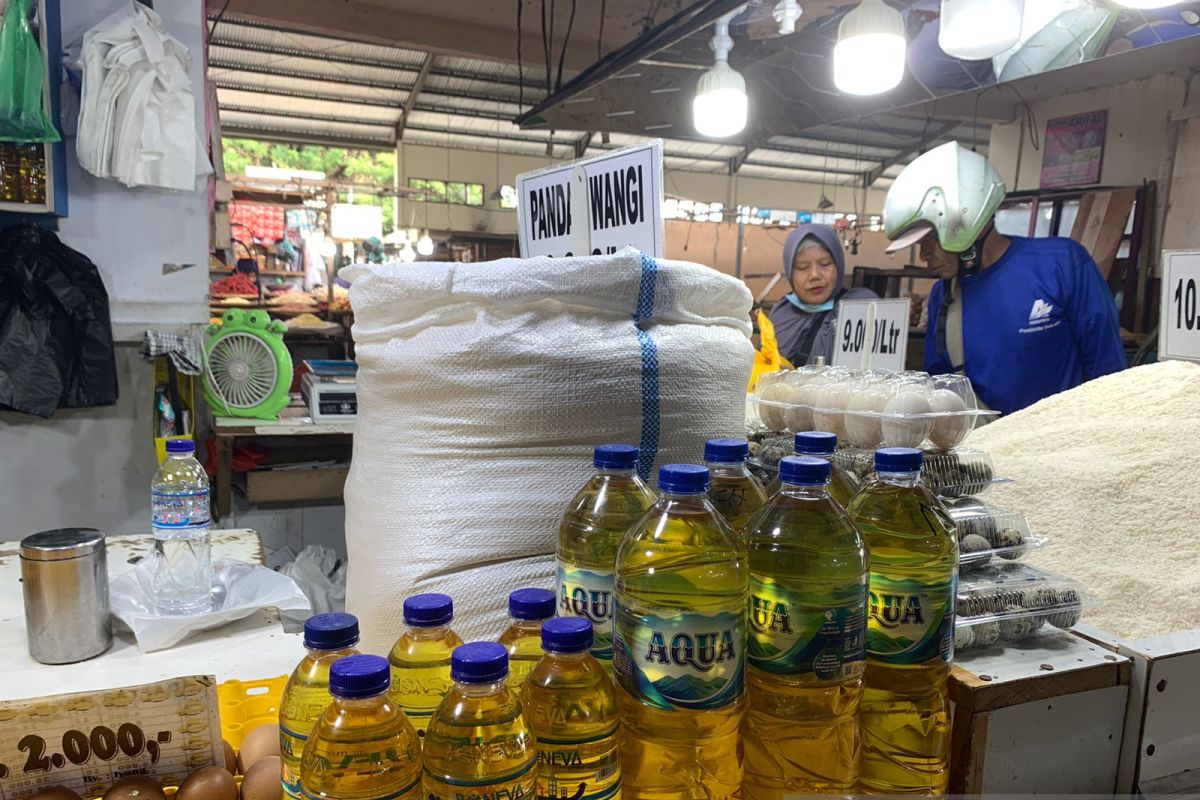 Komisi II DPRD Provinsi Gorontalo cek harga minyak goreng di pasaran