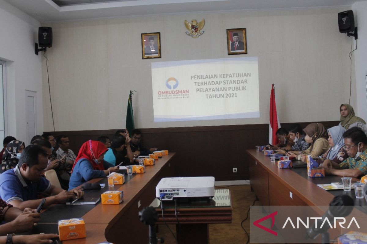 Ombudsman  apresiasi kepatuhan standar pelayanan publik Pemkab Solok