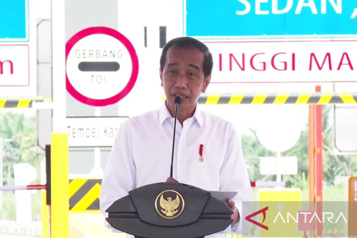 Binjai-Stabat toll road to reduce logistics costs, travel time: Jokowi