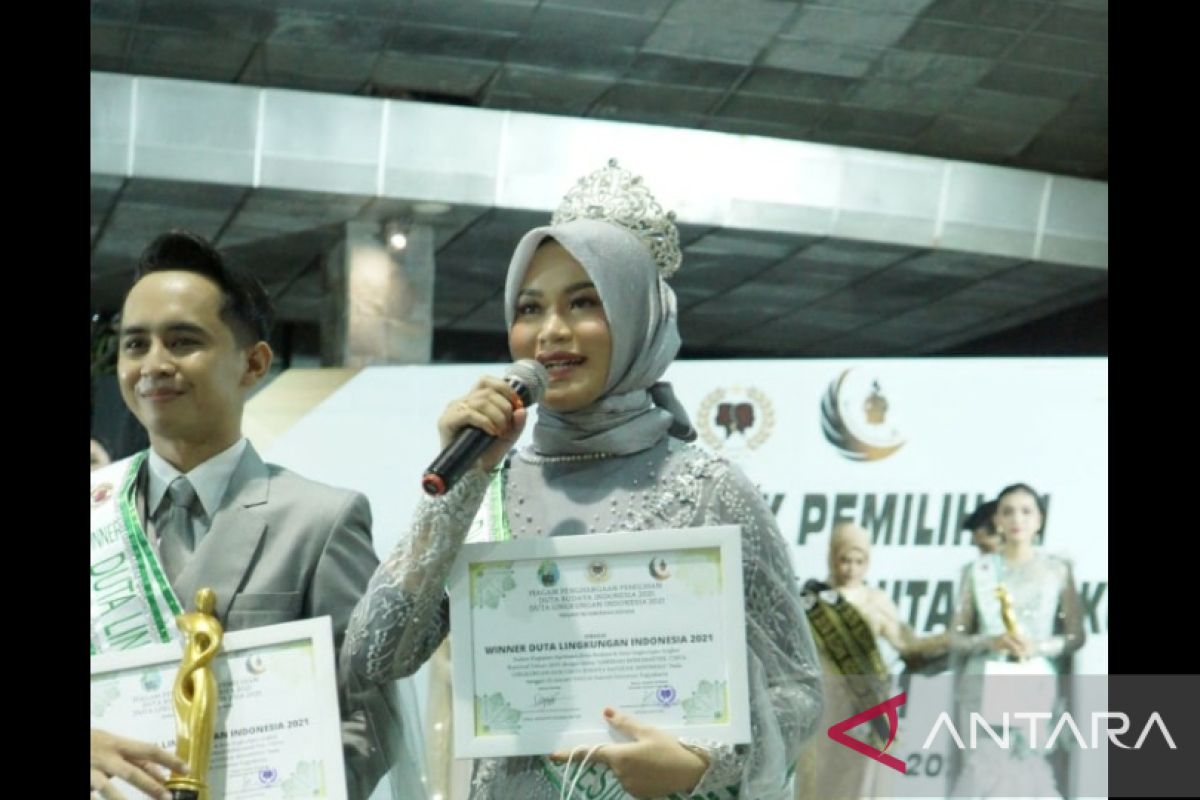 Mahasiswi Unej juara Duta Lingkungan Indonesia