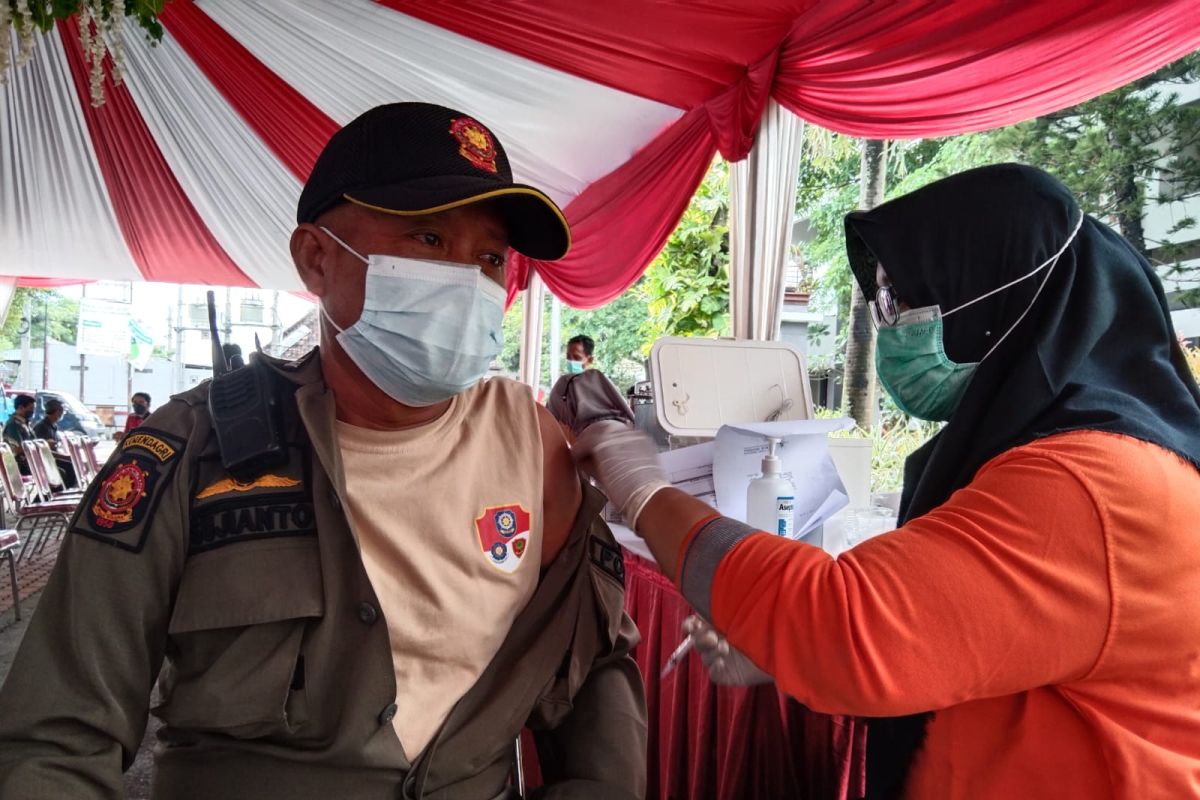 Pemkab Tulungagung libatkan 32 puskesmas percepat layanan vaksinasi penguat