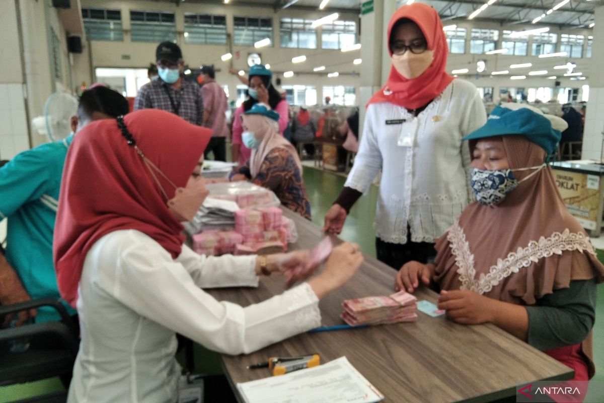 Penerima BLT dana cukai diprioritaskan bagi pekerja rokok Kudus