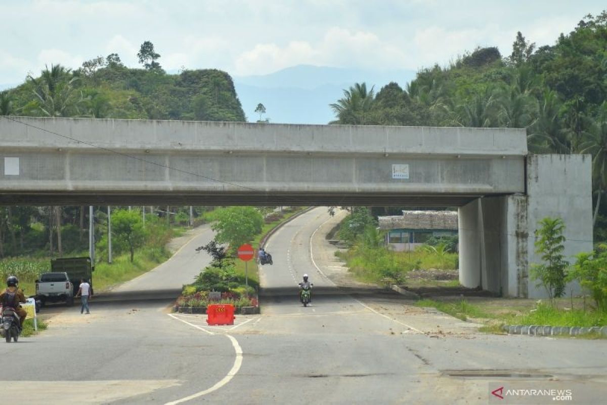 Legislator dorong Pemprov serius untuk urus pembebasan lahan tol Sumbar-Riau