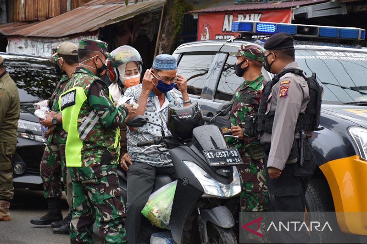 Kadinkes imbau warga Kaltim tidak panik dengan lonjakan COVID-19