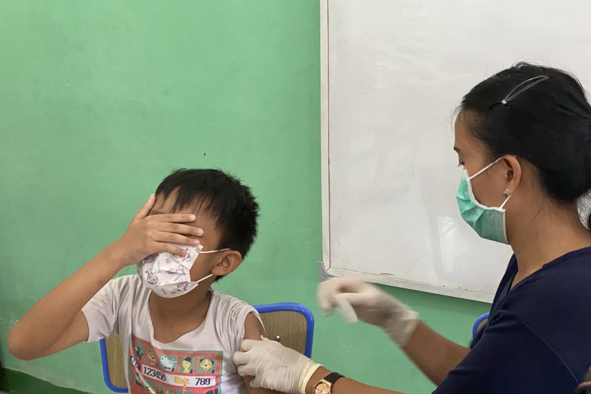 Epidemiolog ingatkan masyarakat tidak samakan COVID-19 dengan flu biasa