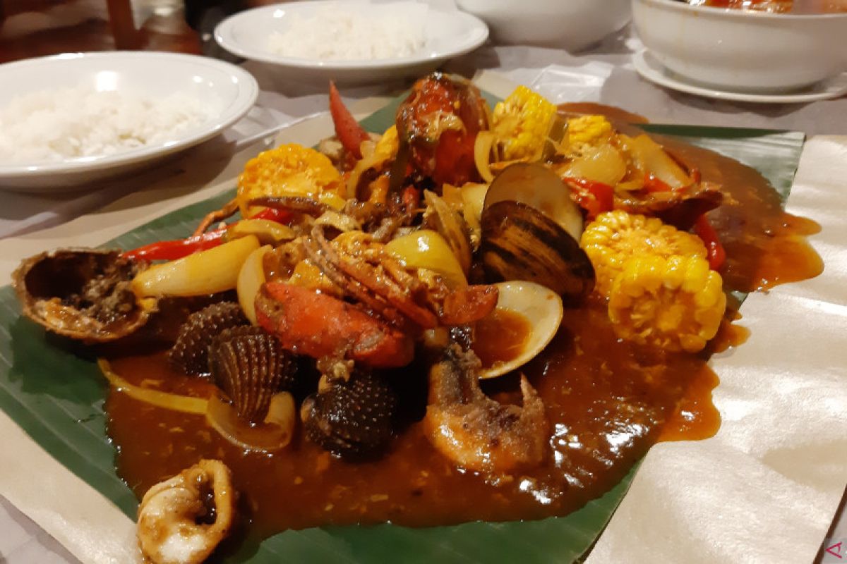 "Seafood Tumpah" kuliner  di Sambas