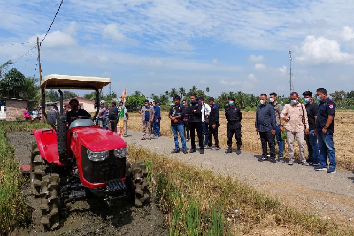 GP Nasdem Sumut salurkan mesin pertanian untuk kelompok tani