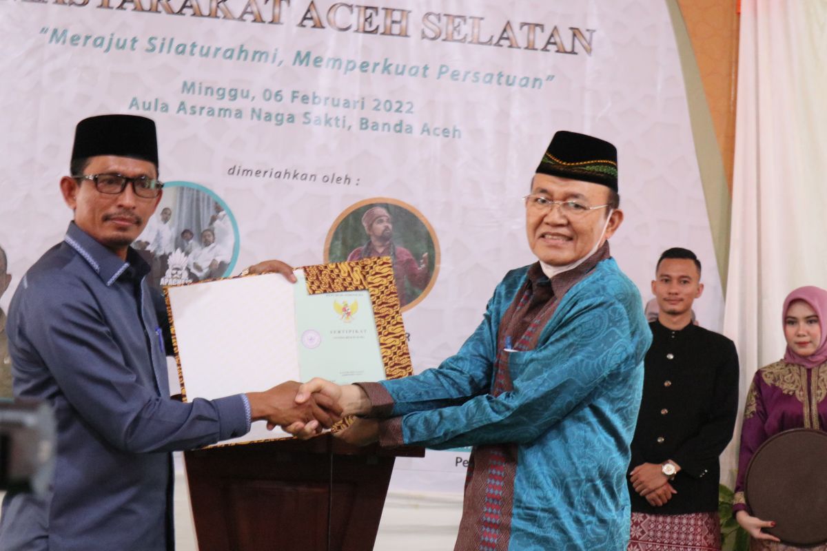 Ini yang diserahkan Yayasan Naga Sakti kepada Bupati Aceh Selatan