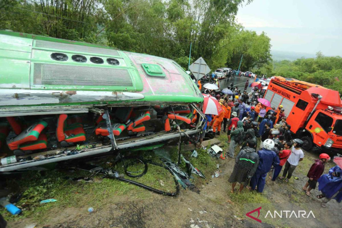 Polres Bantul kawal korban meninggal kecelakaan bus pariwisata ke Sukoharjo