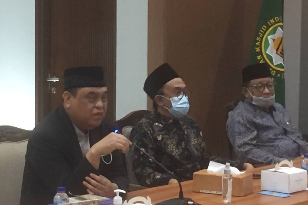 DMI asks pesantren to groom students to be intellectuals