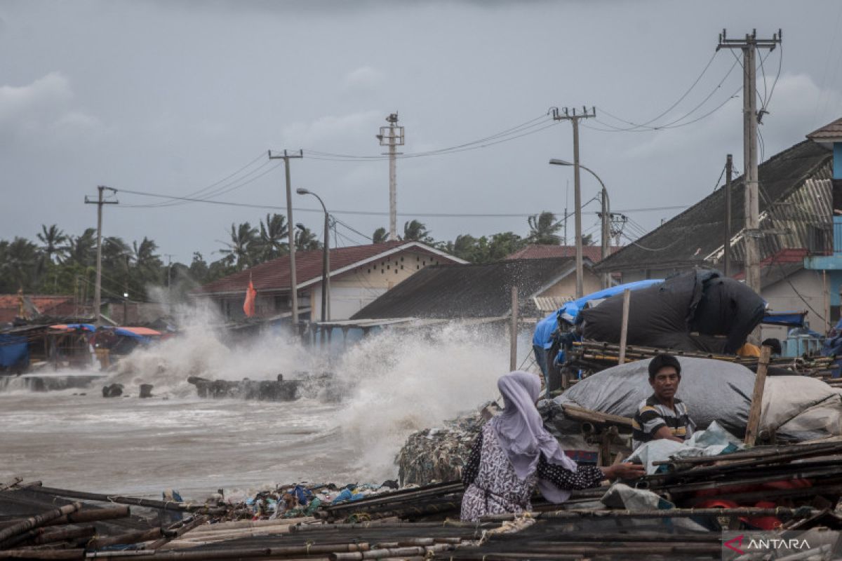 BRIN imbau masyarakat waspadai potensi tsunami akibat erupsi Gunung Anak Krakatau