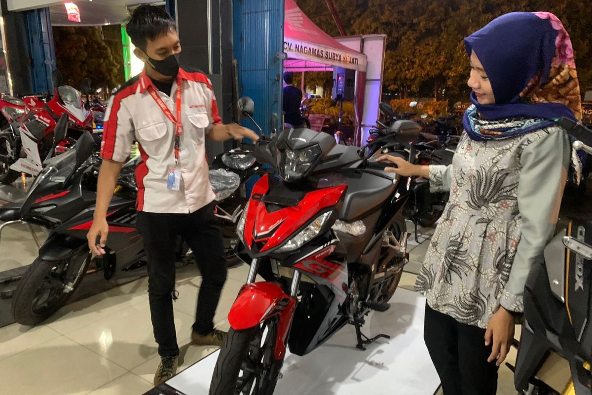 Honda tingkatkan layanan dengan menyajikan Friday Night Sales ( FaNS)