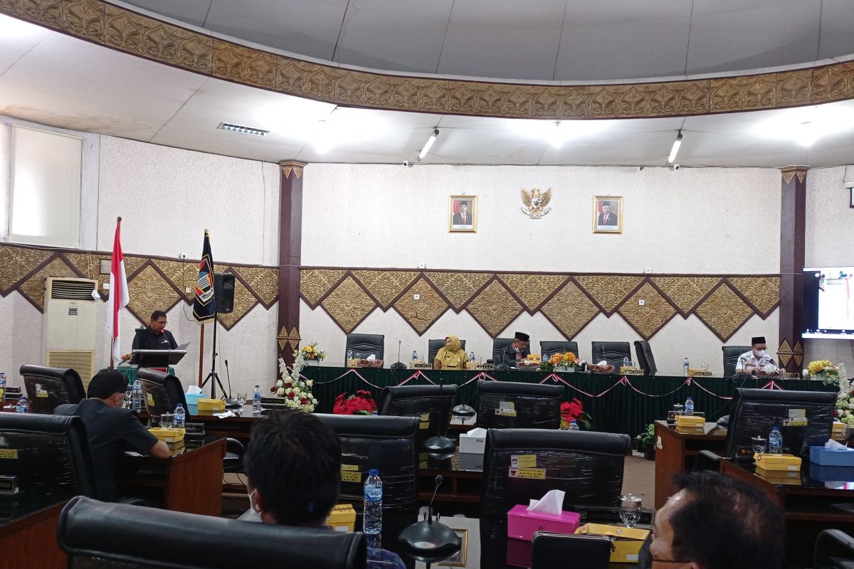 DPRD Kota Padang Sampaikan Empat Ranperda Inisiatif - ANTARA Sumbar