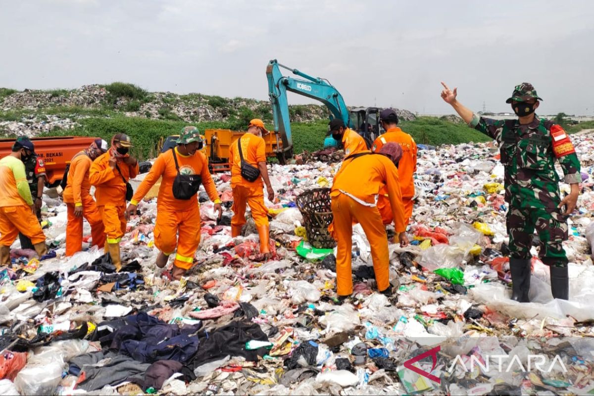 Pemkab Bekasi bakal tindak tegas mafia sampah