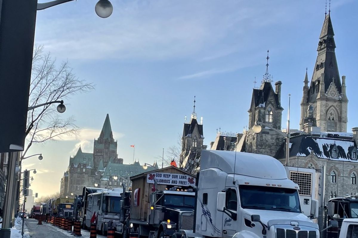 Ottawa umumkan keadaan darurat di tengah unjuk rasa pengemudi truk