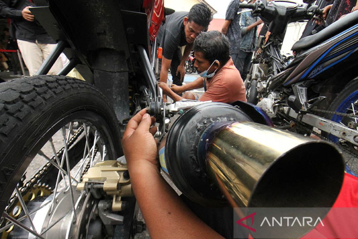 Penindakan pelanggar knalpot brong