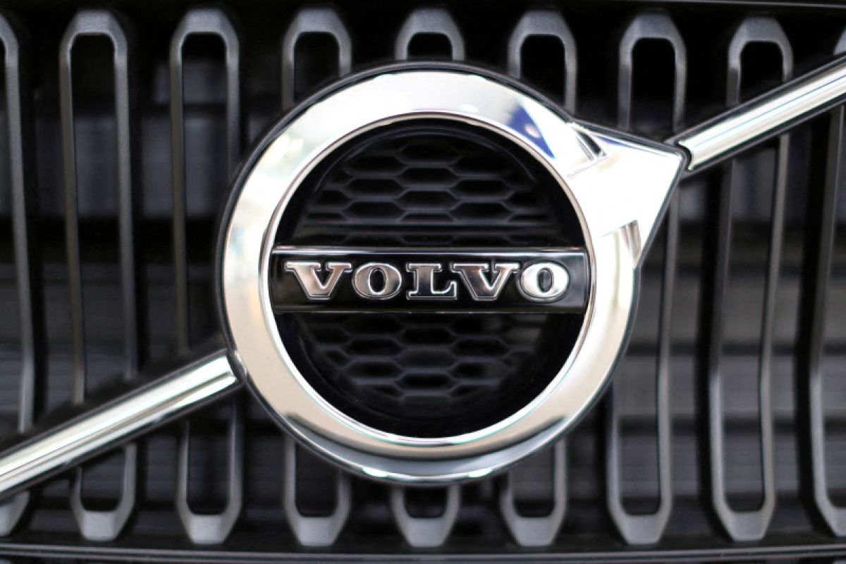 Volvo tangguhkan pengiriman mobil