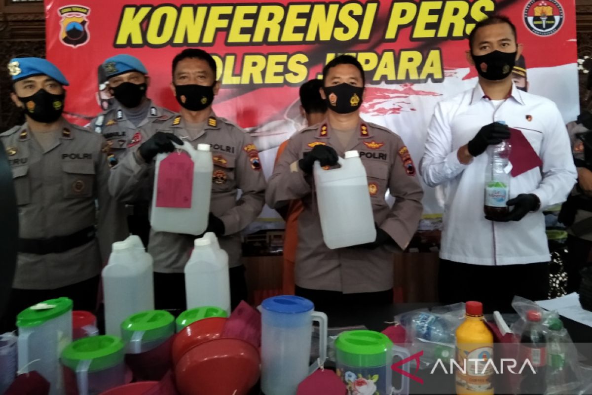 Penjual minuman keras oplosan di Jepara diancam hukuman 15 tahun penjara