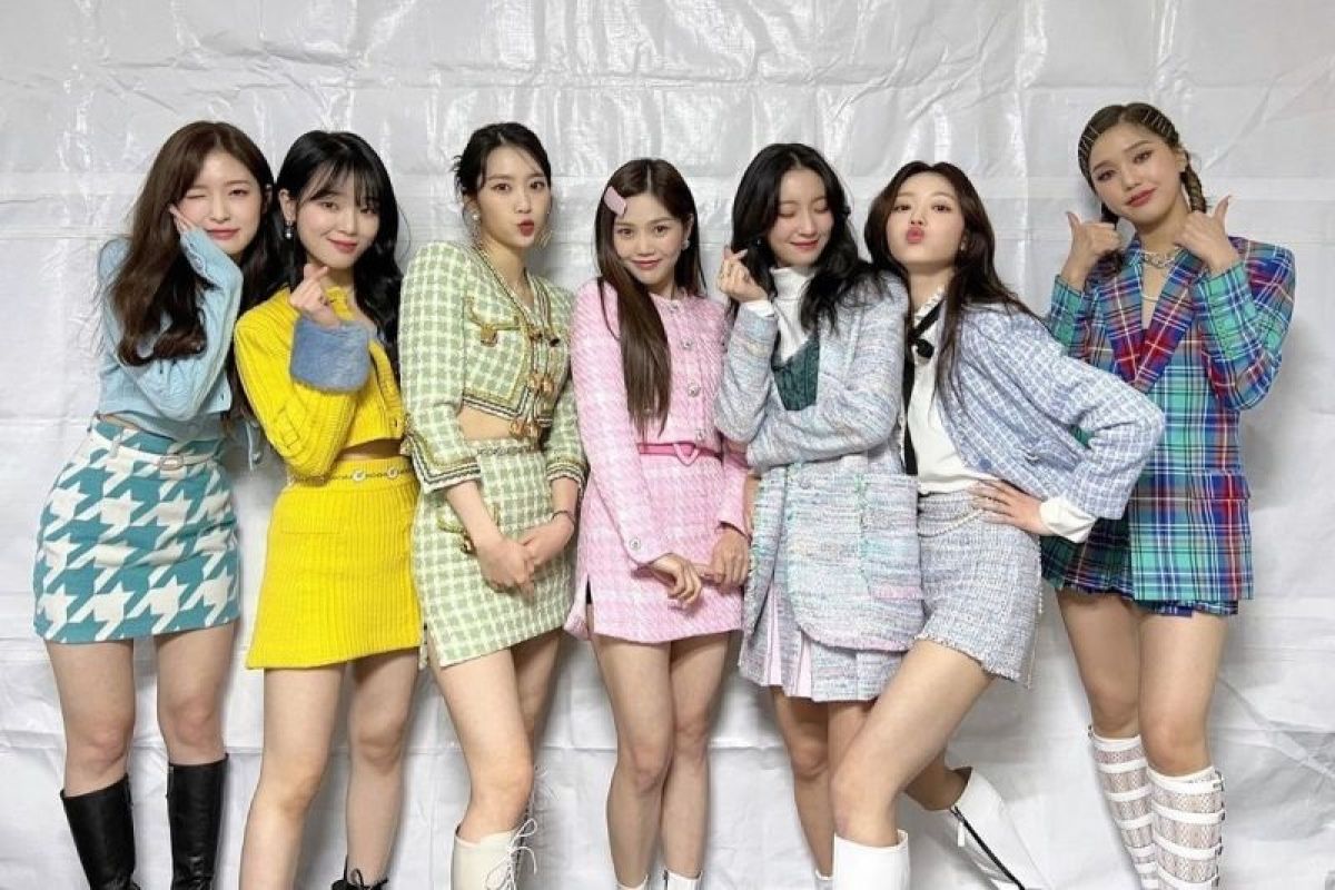 Grup K-Pop Oh My Girl bersiap "comeback" bulan depan