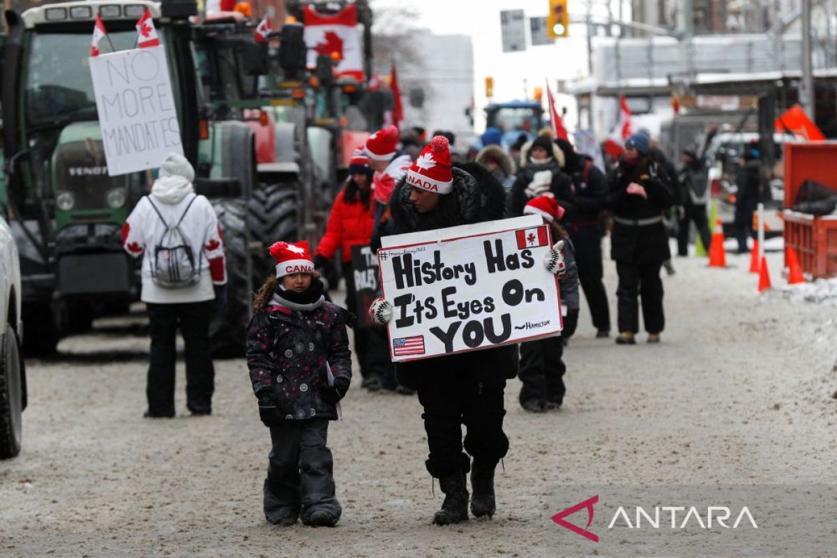 Protes penentang wajib vaksin lumpuhkan Ottawa, Kanada