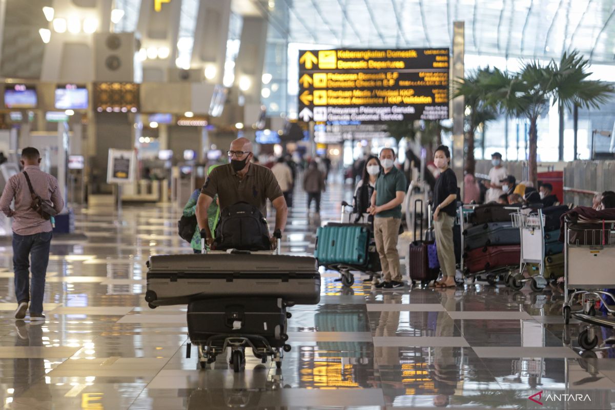 Govt to cut quarantine for international travelers to three days