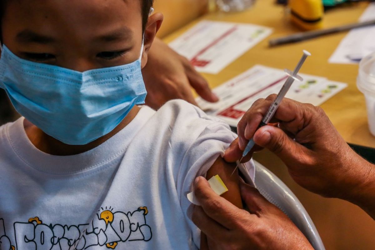 Filipina mulai vaksinasi COVID-19 pada anak usia 5-11 tahun