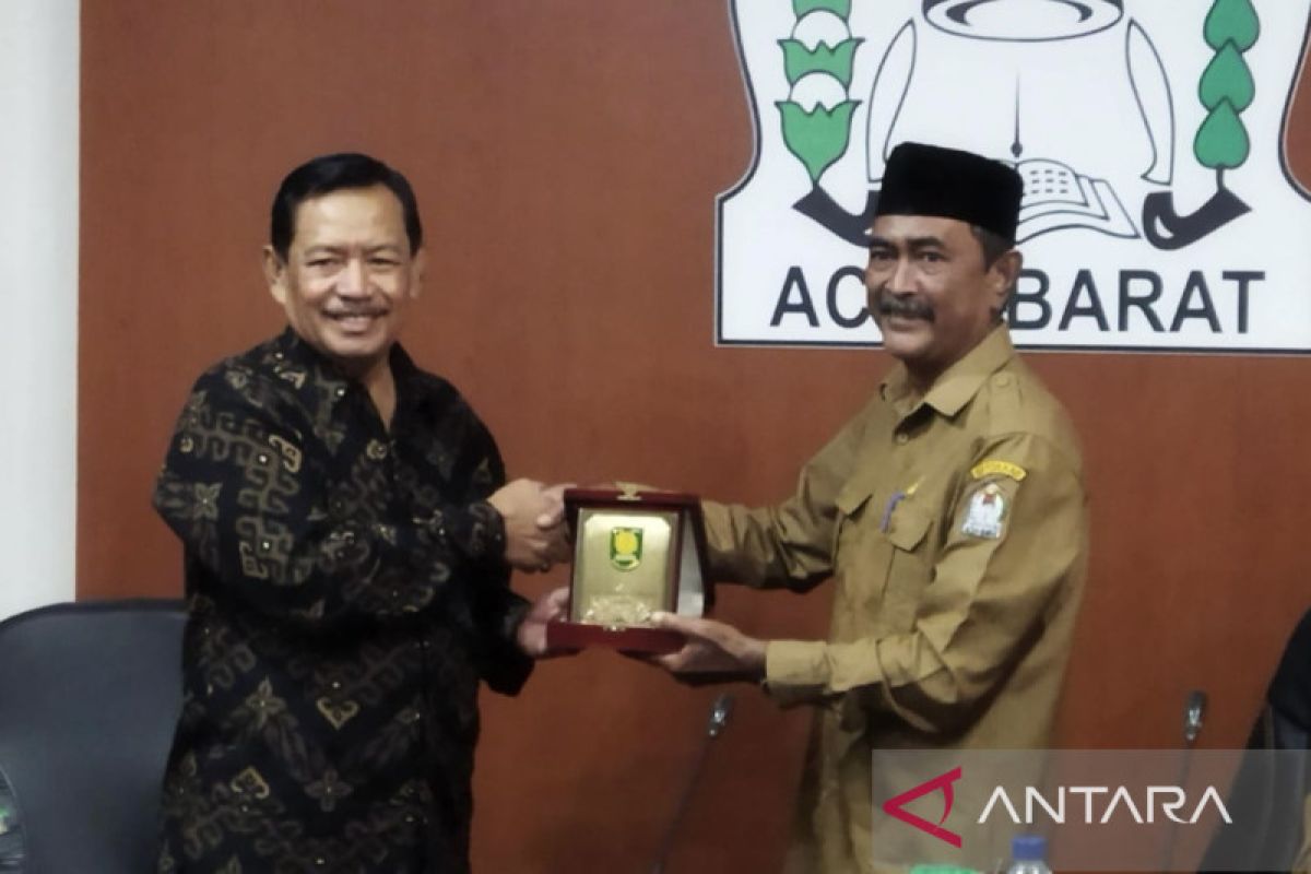 Pemko Sabang belajar pengembangan eceng gondok ke Aceh Barat