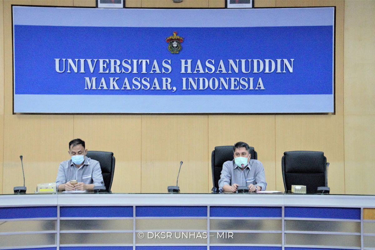 Unhas: Wisudawan wajib vaksin lengkap