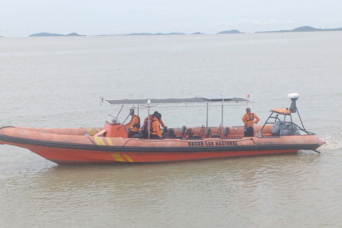 Seorang nelayan Desa Lubuk di Karimun hilang saat menjaring ikan