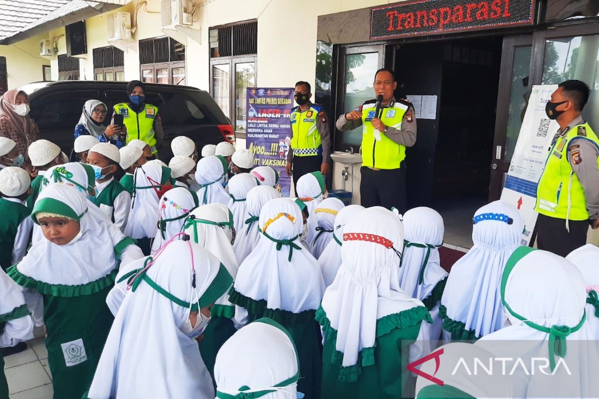 PSA di Sekadau program Polisi edukasi dan bimbingan kepada anak