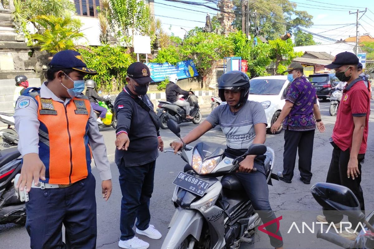 Tim Yustisi Denpasar jaring 14 pelanggar prokes