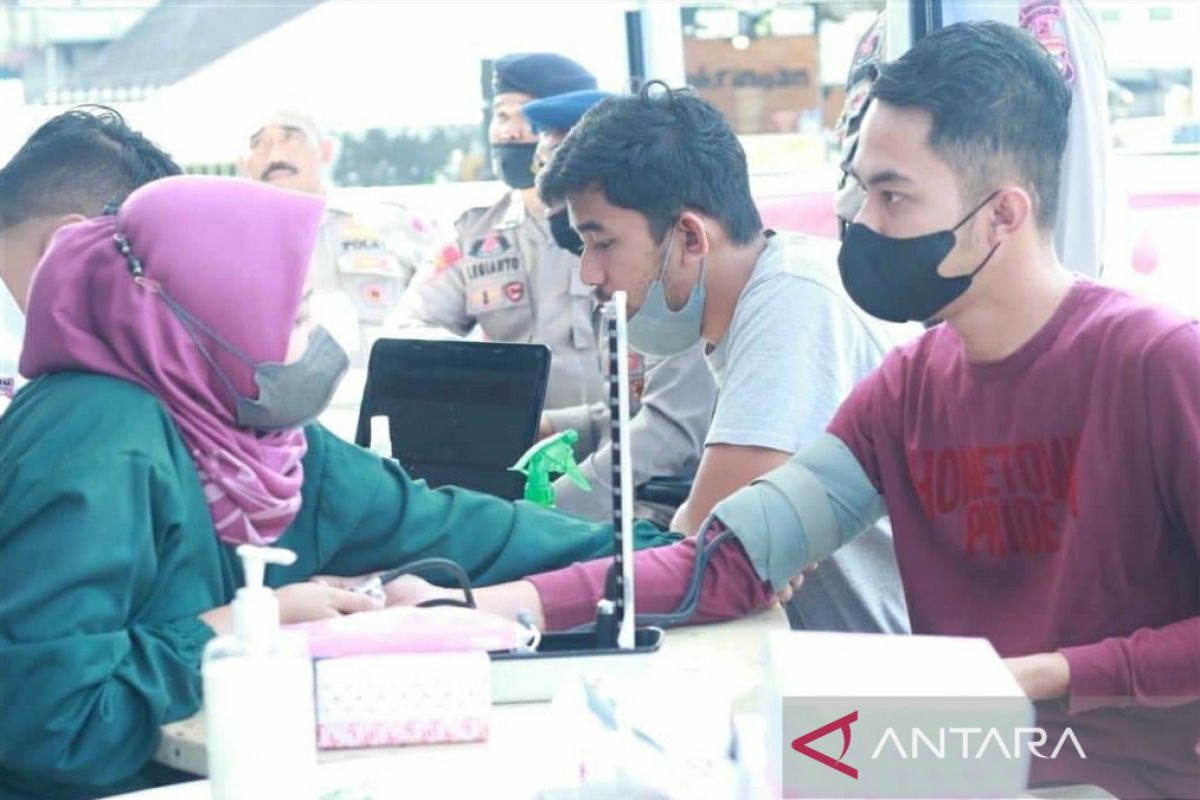 Warga Padang Panjang antusias ikuti donor darah di Tjahaja Baru