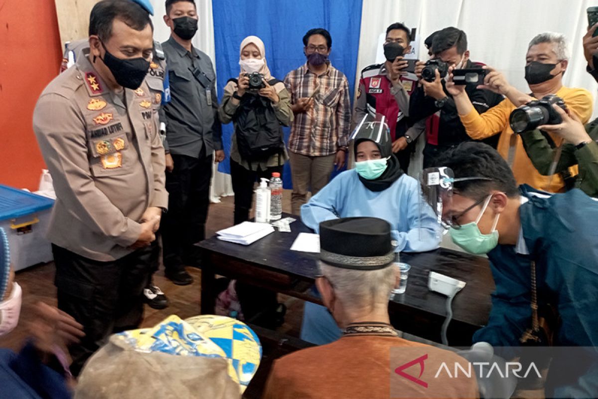 Polda Jateng gelar vaksinasi massal di 80 lokasi