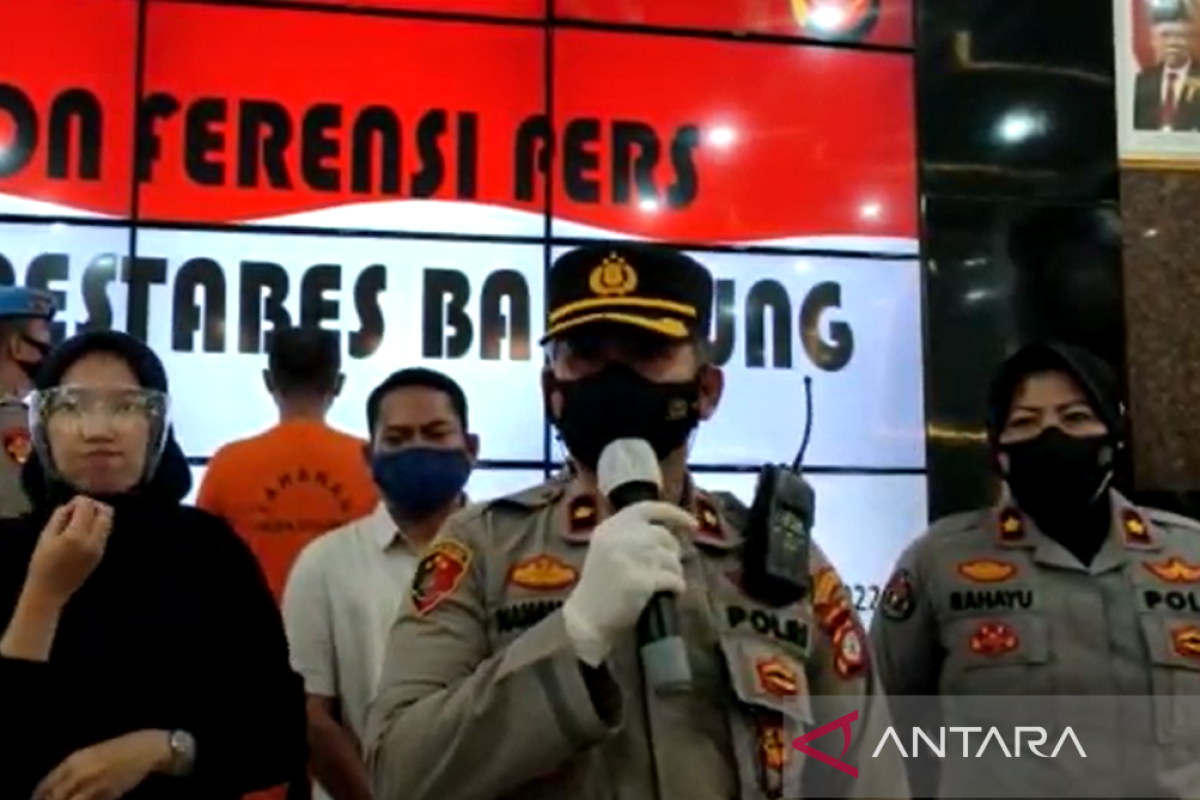 Polisi menduga pembunuhan guru di Bandung direncanakan