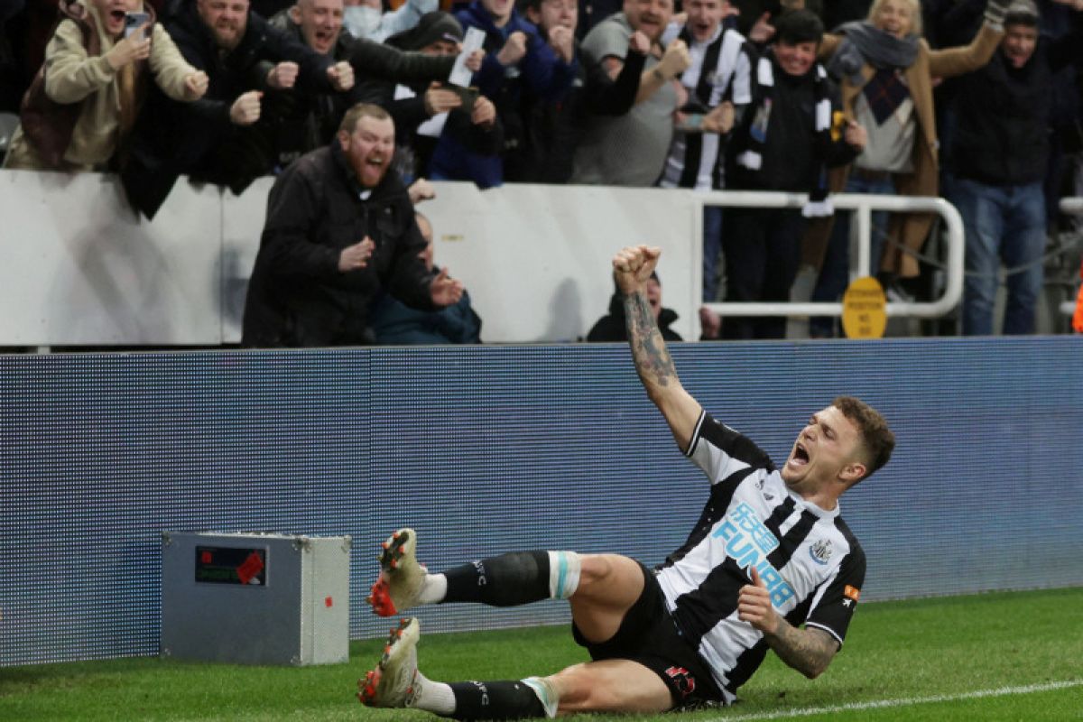 Newcastle United kalahkan Everton 3-1