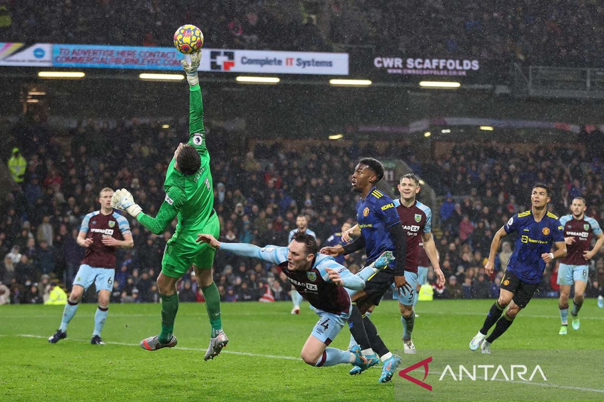 Newcastle dapatkan Nick Pope dari Burnley