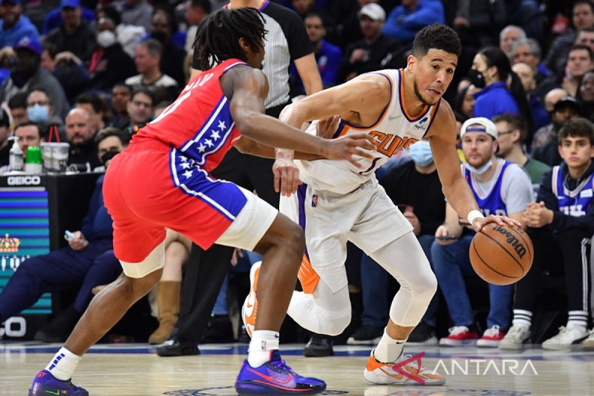 Suns lunasi defisit 14 poin demi tundukkan Sixers 114-109