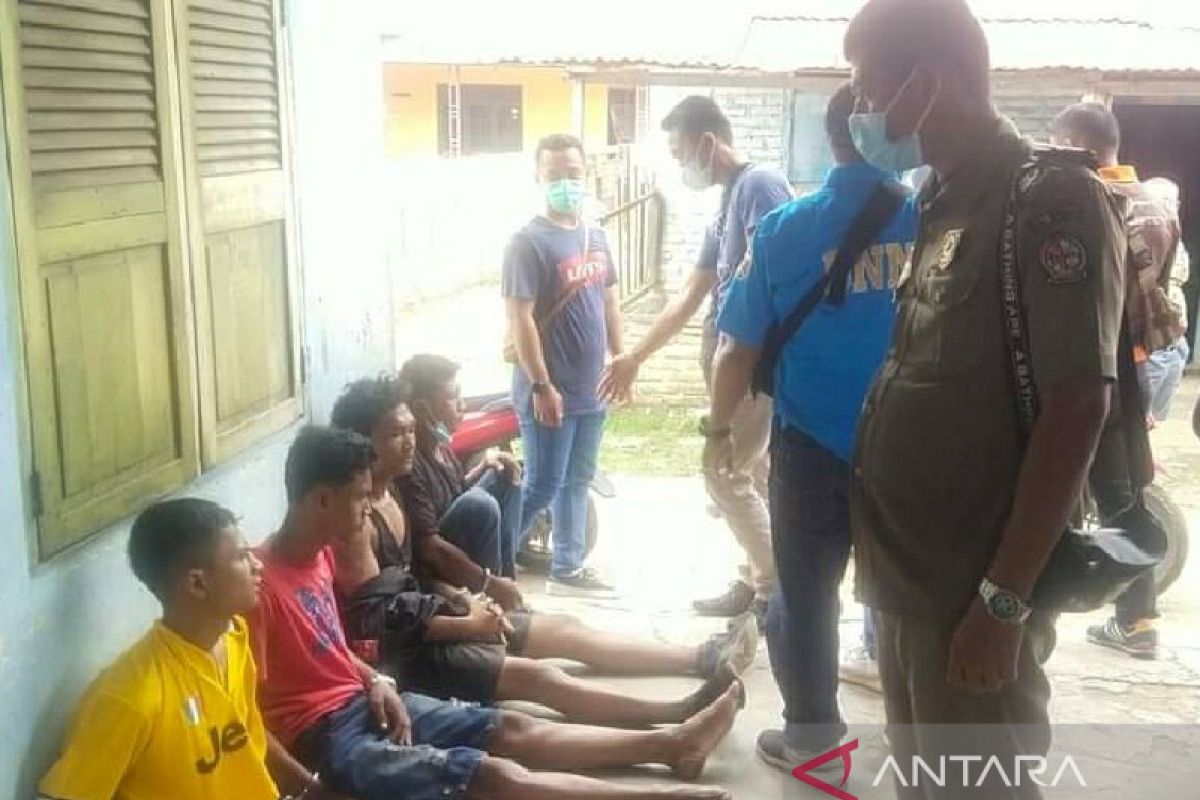 Gerebek kampung narkoba di Tanjung Morawa,16 orang diamankan